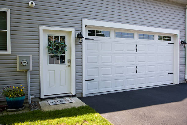 24/7 Emergency Garage Door Panel Replacement experts in Perryville, MO